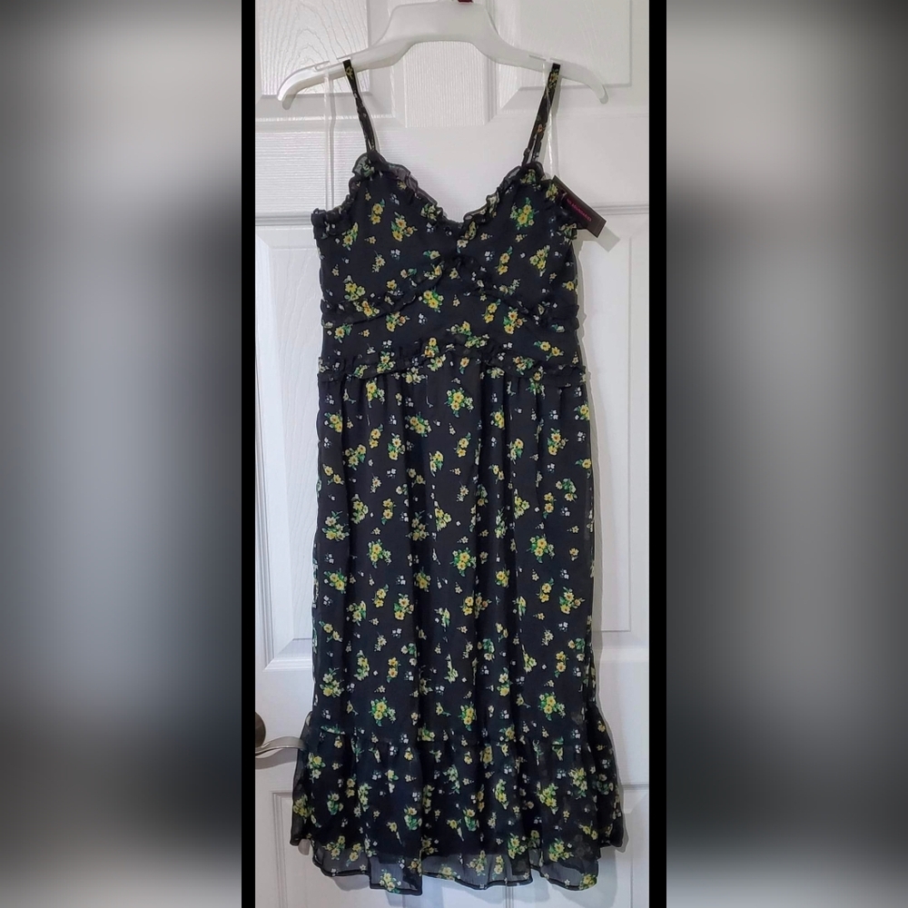 Juniors Small (3/5) black, floral midi dress NWT.